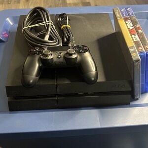 Sony PlayStation 4 500GB Jet Black Console w/ controller 2 Games & DVD Twister